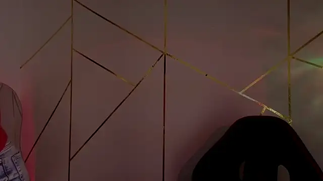 Snapshot of Hollyxx_ chatting on February 8, 2026, 6:05 pm Hollyxx online show from February 8, 2026, 6:05 pm