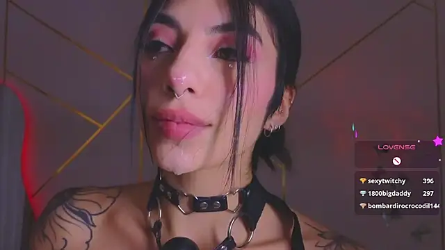 Hollyxx  online show from December 1, 2025, 6:31 pm