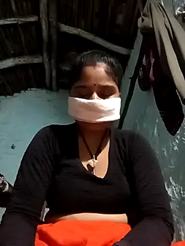 Sheema tyagi online show from November 4, 2025, 10:24 pm