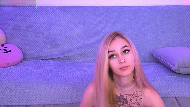 Snapshot of AmyKent_ chatting on April 17, 2026, 3:26 pm AmyKent online show from April 17, 2026, 3:26 pm