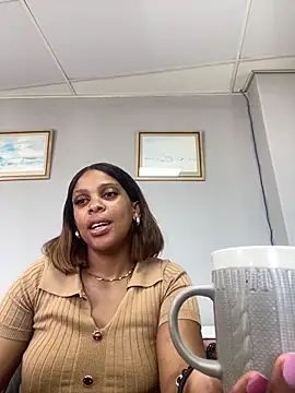 Snapshot of 031bubbles chatting on February 3, 2026, 6:33 am 031bubbles online show from February 3, 2026, 6:33 am