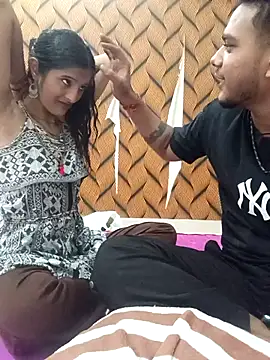 Snapshot of romantic_couple1 chatting on September 26, 2025, 1:34 am romantic couple1 online show from September 26, 2025, 1:34 am