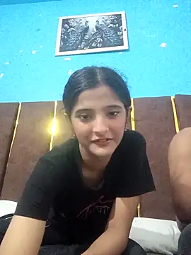 Snapshot of romantic_couple1 chatting on September 15, 2025, 1:06 am romantic couple1 online show from September 15, 2025, 1:06 am