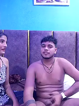 Snapshot of romantic_couple1 chatting on September 22, 2025, 12:49 am romantic couple1 online show from September 22, 2025, 12:49 am