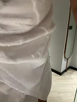 Snapshot of tran_my chatting on November 16, 2025, 5:17 pm tran my online show from November 16, 2025, 5:17 pm