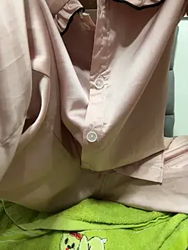 Snapshot of tran_my chatting on November 16, 2025, 5:12 am tran my online show from November 16, 2025, 5:12 am