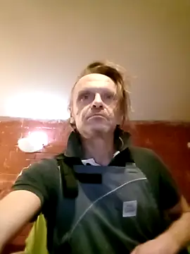 Snapshot of Kuba_Gd chatting on November 12, 2025, 3:21 am Kuba Gd online show from November 12, 2025, 3:21 am