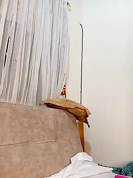 Snapshot of Marian_Zeller chatting on December 19, 2025, 9:22 am Marian Zeller online show from December 19, 2025, 9:22 am