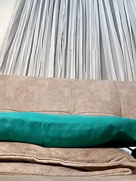 Marian Zeller online show from October 27, 2025, 9:21 am