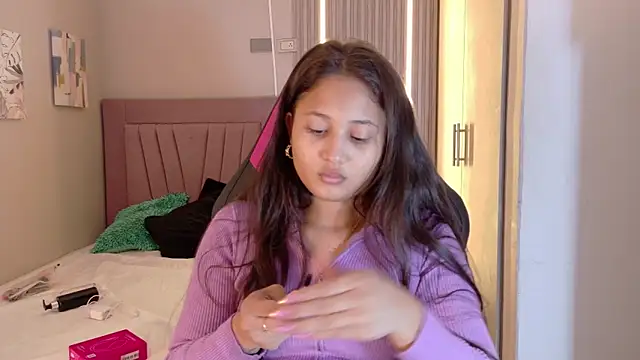 Snapshot of Laly_Cherry_ chatting on November 26, 2025, 12:16 pm Laly Cherry online show from November 26, 2025, 12:16 pm