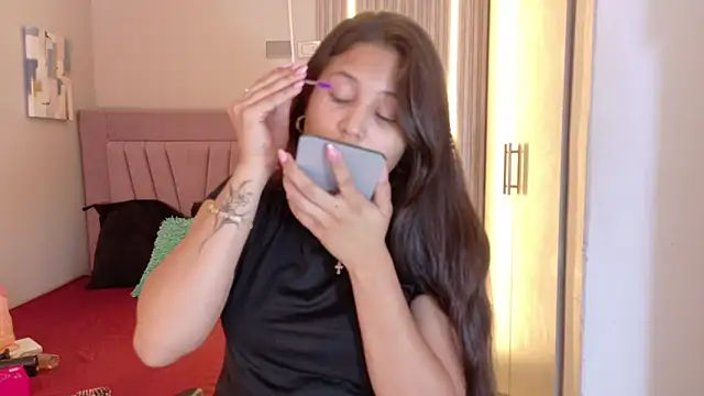 Snapshot of Laly_Cherry_ chatting on November 22, 2025, 12:15 pm Laly Cherry online show from November 22, 2025, 12:15 pm