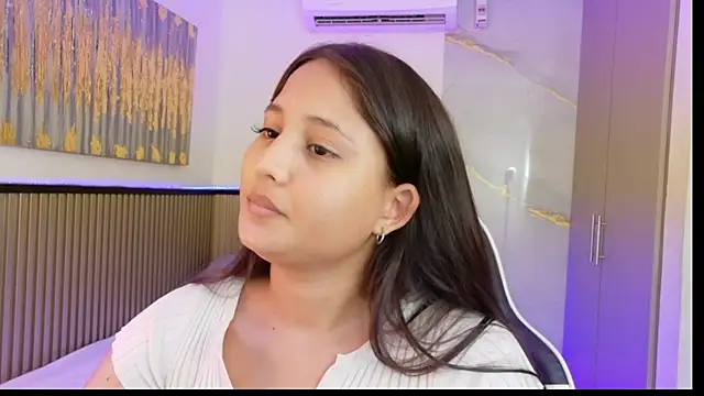 Snapshot of Laly_Cherry_ chatting on December 14, 2025, 12:33 pm Laly Cherry online show from December 14, 2025, 12:33 pm