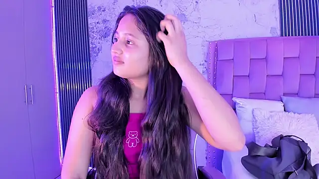 Snapshot of Laly_Cherry_ chatting on October 3, 2025, 12:28 pm Laly Cherry online show from October 3, 2025, 12:28 pm