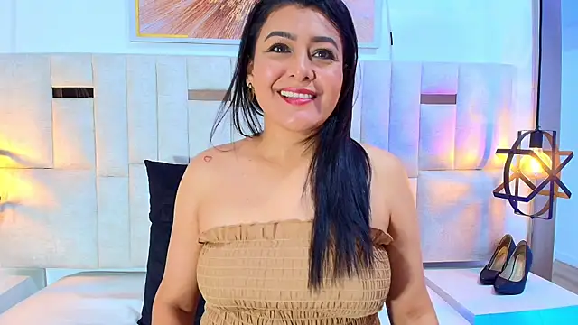 Snapshot of Miss_Susan chatting on September 24, 2025, 12:00 pm Miss Susan online show from September 24, 2025, 12:00 pm