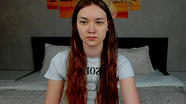 Snapshot of AmadaReine chatting on March 7, 2026, 5:36 am AmadaReine online show from March 7, 2026, 5:36 am