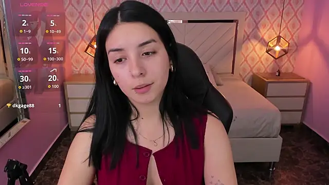 Snapshot of CHRISTY_TEIGEN4 chatting on November 15, 2025, 7:18 pm CHRISTY TEIGEN4 online show from November 15, 2025, 7:18 pm