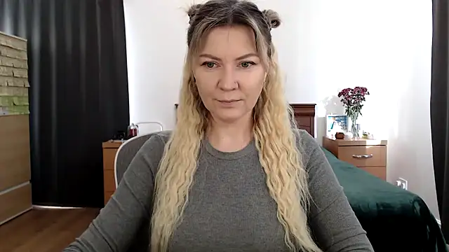 ParadiseAlina online show from November 21, 2025, 12:15 pm