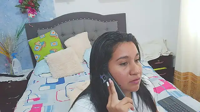 Nicolletorres2 online show from April 15, 2026, 7:58 pm