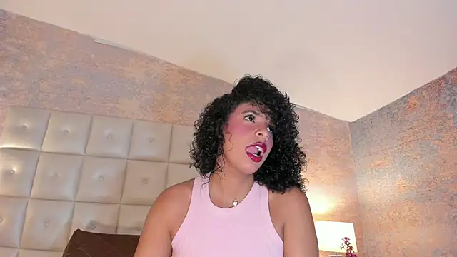 SheyLopez online show from May 29, 2026, 3:12 am