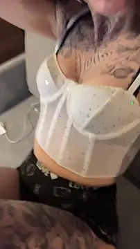 hottcouple00 online show from January 6, 2026, 9:30 pm