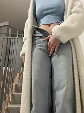 Cumonmme online show from February 9, 2026, 8:40 pm