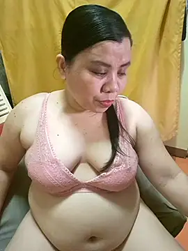 hotlyn45 online show from October 23, 2025, 1:59 am