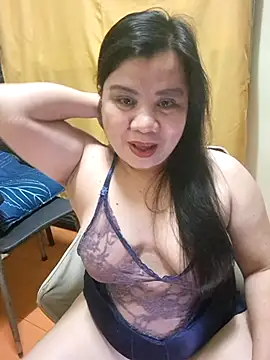 hotlyn45 online show from October 17, 2025, 12:51 pm