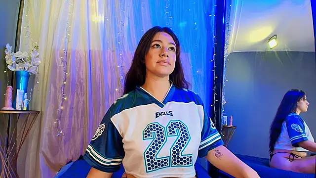 Snapshot of Shalyn_Lux chatting on November 7, 2025, 3:11 am Shalyn Lux online show from November 7, 2025, 3:11 am