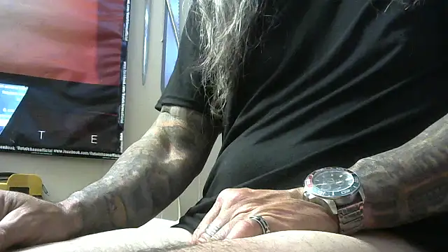 crassanova online show from March 17, 2026, 1:19 am