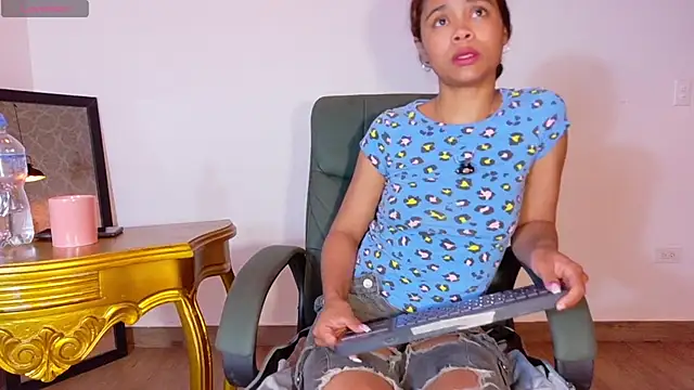 Kristall 06 online show from December 18, 2025, 2:38 am