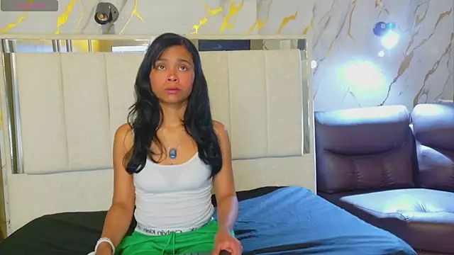 Snapshot of Kristall_06 chatting on March 1, 2026, 2:22 am Kristall 06 online show from March 1, 2026, 2:22 am