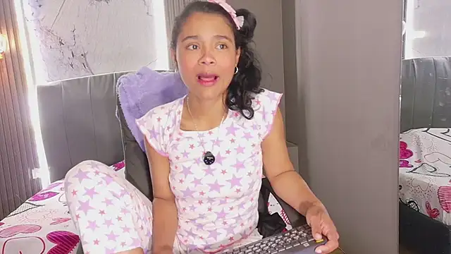 Snapshot of Kristall_06 chatting on March 31, 2026, 7:10 am Kristall 06 online show from March 31, 2026, 7:10 am