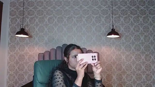 Kristall 06 online show from October 3, 2025, 2:37 am