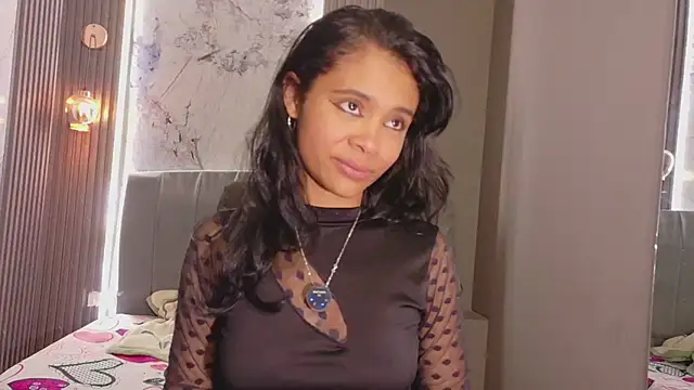 Snapshot of Kristall_06 chatting on March 21, 2026, 4:35 am Kristall 06 online show from March 21, 2026, 4:35 am