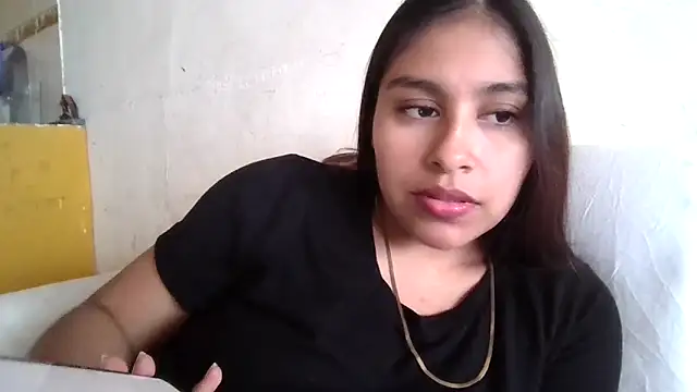 Snapshot of zairabreze chatting on November 10, 2025, 3:17 pm zairabreze online show from November 10, 2025, 3:17 pm