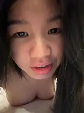 xiaoxun520 online show from October 24, 2025, 4:28 pm