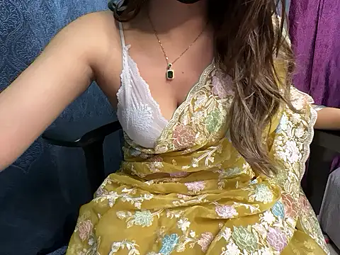 Snapshot of YoursSuku chatting on October 11, 2025, 6:20 pm YoursSuku online show from October 11, 2025, 6:20 pm