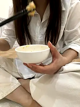 Snapshot of susu_baby chatting on November 3, 2025, 5:45 am susu baby online show from November 3, 2025, 5:45 am