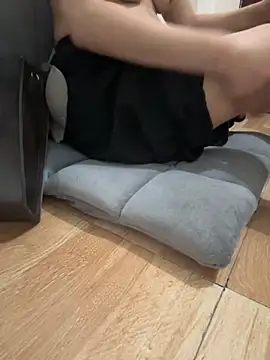 Snapshot of susu_baby chatting on October 28, 2025, 1:43 pm susu baby online show from October 28, 2025, 1:43 pm