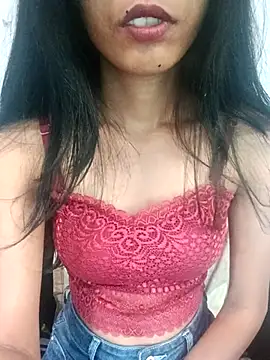 Daizy Shah online show from December 23, 2025, 8:57 am