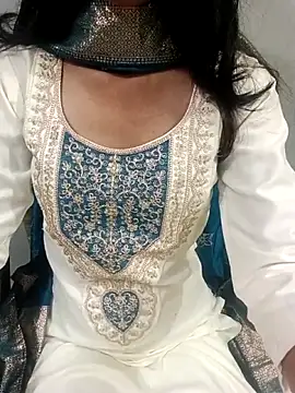 Daizy Shah online show from May 8, 2026, 11:30 pm