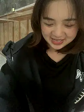 Snapshot of Lonnina chatting on October 7, 2025, 6:25 am Lonnina online show from October 7, 2025, 6:25 am