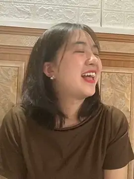 Snapshot of Lonnina chatting on October 22, 2025, 8:03 am Lonnina online show from October 22, 2025, 8:03 am