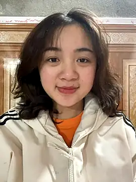 Snapshot of Lonnina chatting on November 18, 2025, 4:16 am Lonnina online show from November 18, 2025, 4:16 am