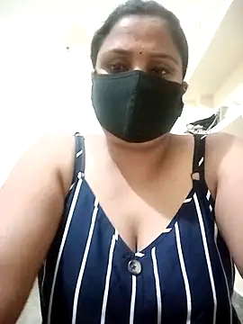 Shikha-mehra7 online show from September 15, 2025, 5:02 pm