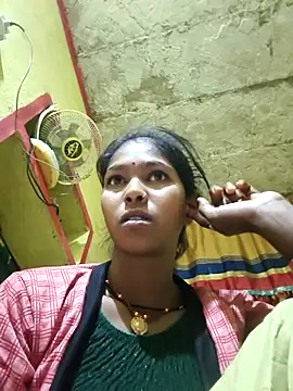 Snapshot of Fasfas2 chatting on November 12, 2025, 1:10 am Fasfas2 online show from November 12, 2025, 1:10 am