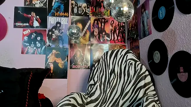 Avril Maria online show from February 13, 2026, 6:41 pm