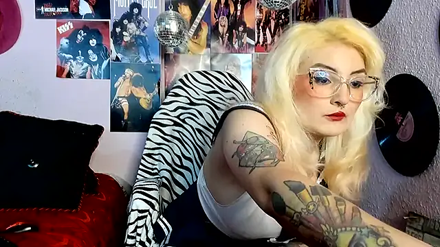 Avril Maria online show from May 22, 2026, 8:18 pm