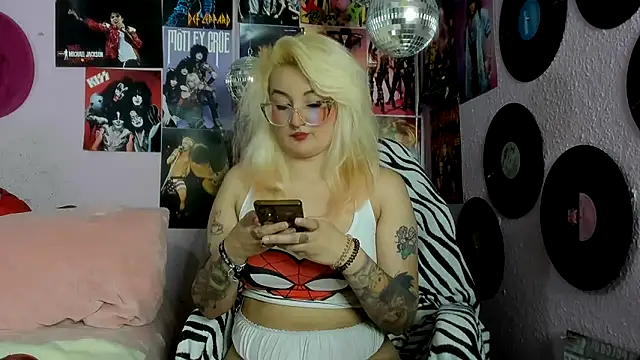Avril Maria online show from May 25, 2026, 10:08 pm
