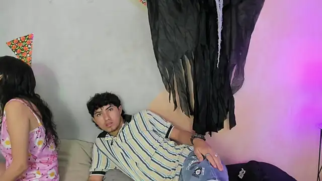 Snapshot of Laura_and_Kevin chatting on November 8, 2025, 1:47 pm Laura and Kevin online show from November 8, 2025, 1:47 pm